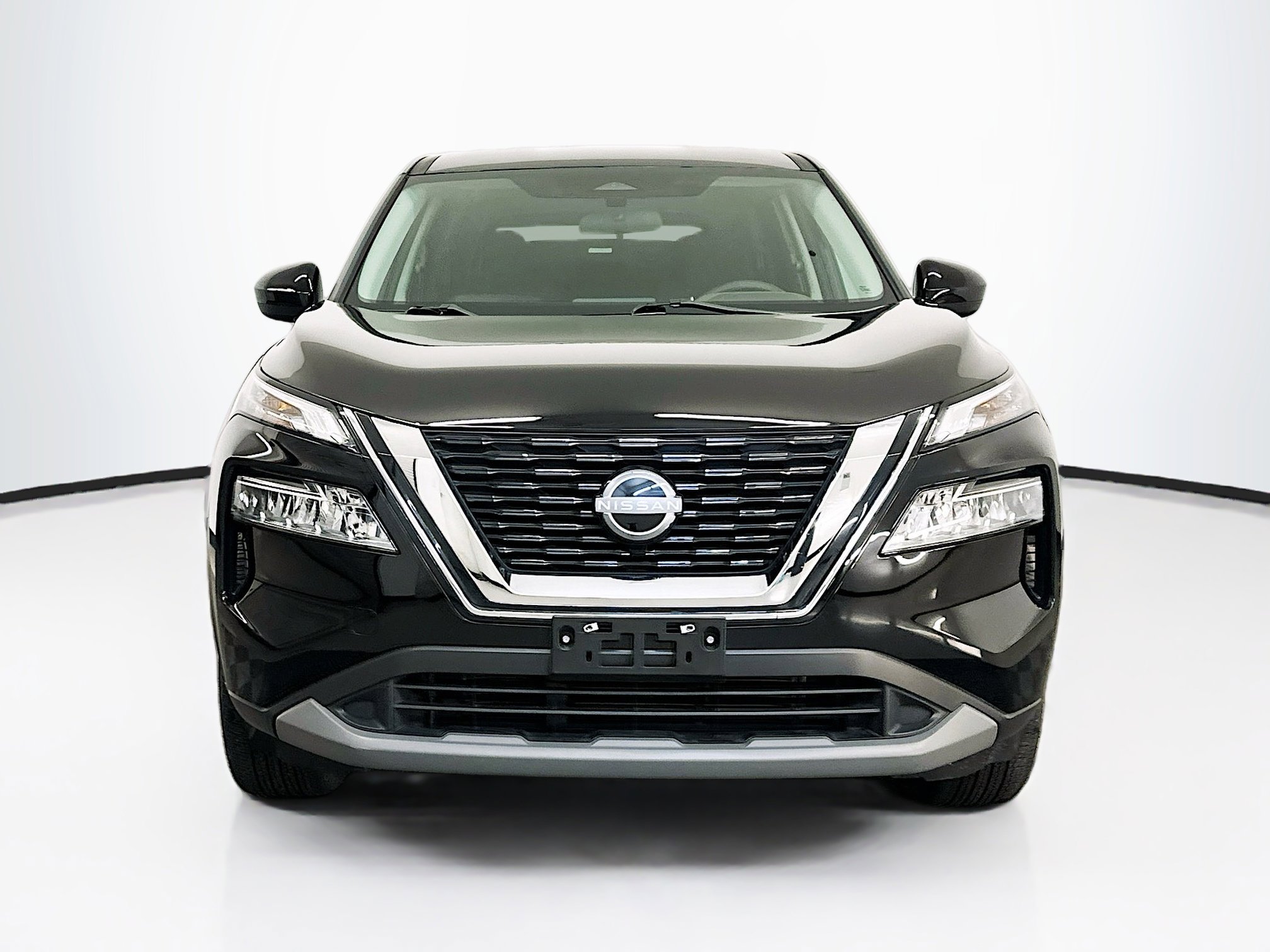 Used 2023 Nissan Rogue SV AWD/4WD image 2