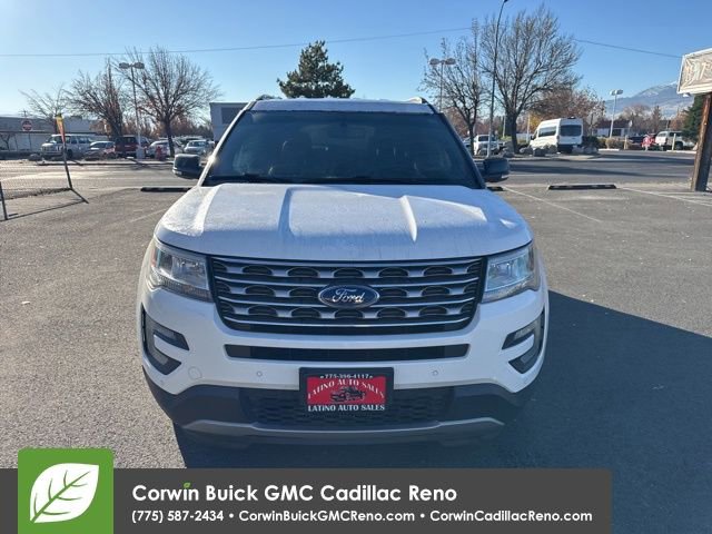 Used 2017 Ford Explorer XLT w/ Equipment Group 202A image 3