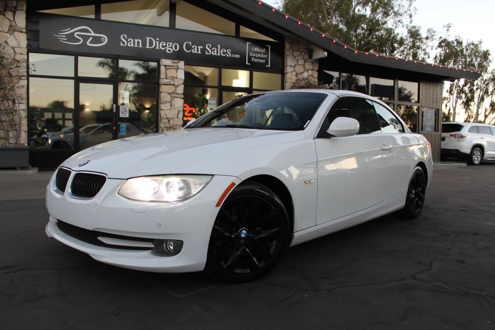 Used 2013 BMW 328i Convertible RWD image 1
