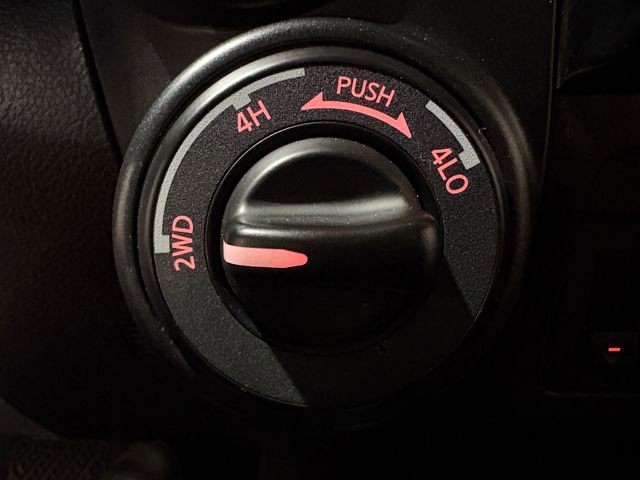 Used 2021 Nissan Titan PRO-4X w/ Pro-4x Convenience Package image 31