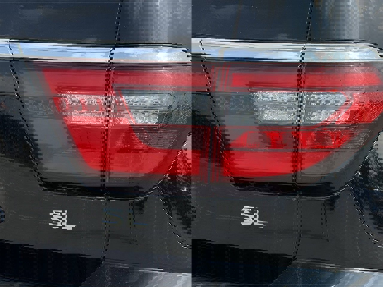 Used 2024 Nissan Armada SL image 7