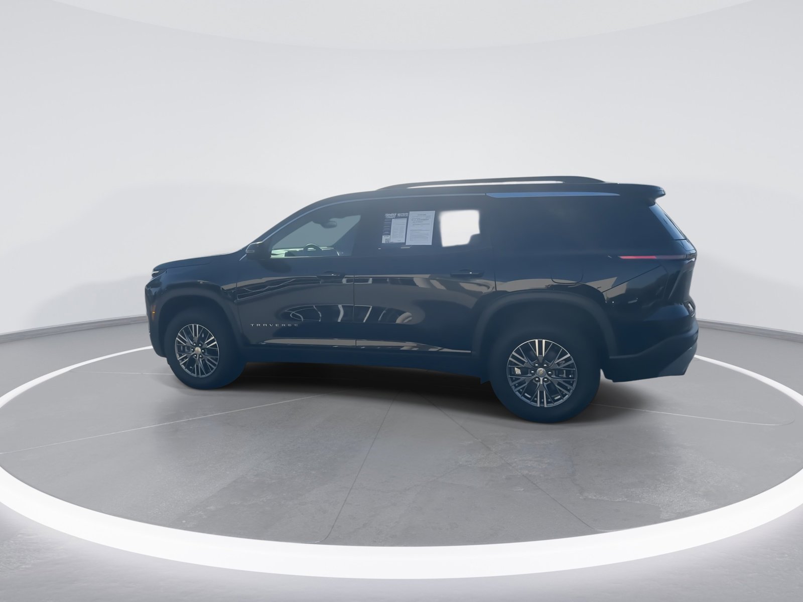 Used 2025 Chevrolet Traverse LT image 7