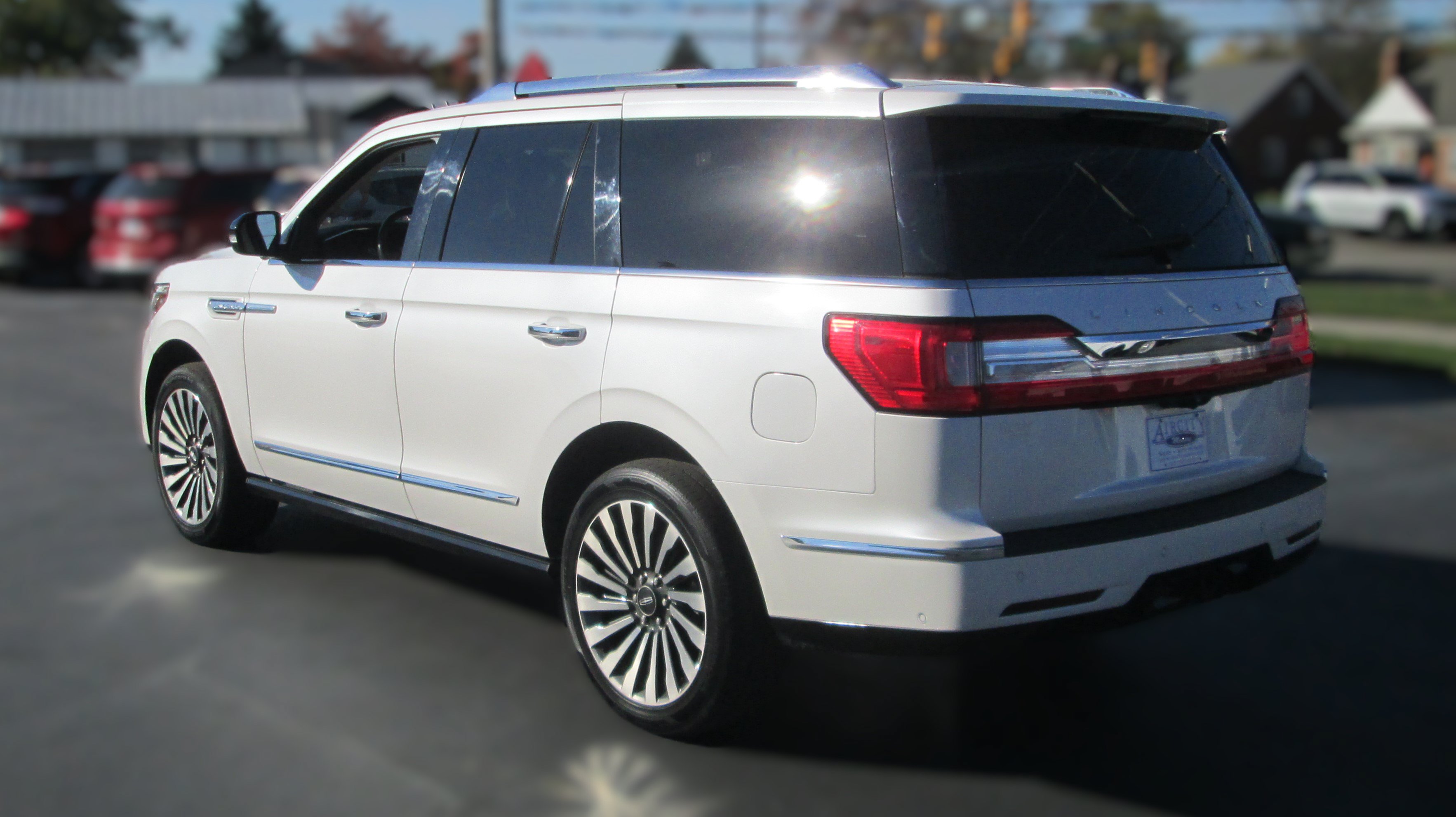 Used 2019 Lincoln Navigator Reserve AWD/4WD image 6