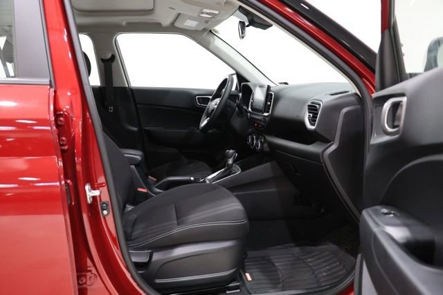 Certified 2024 Hyundai Venue SEL image 34