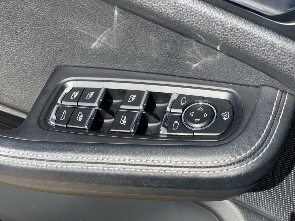 Used 2023 Porsche Macan Base image 21