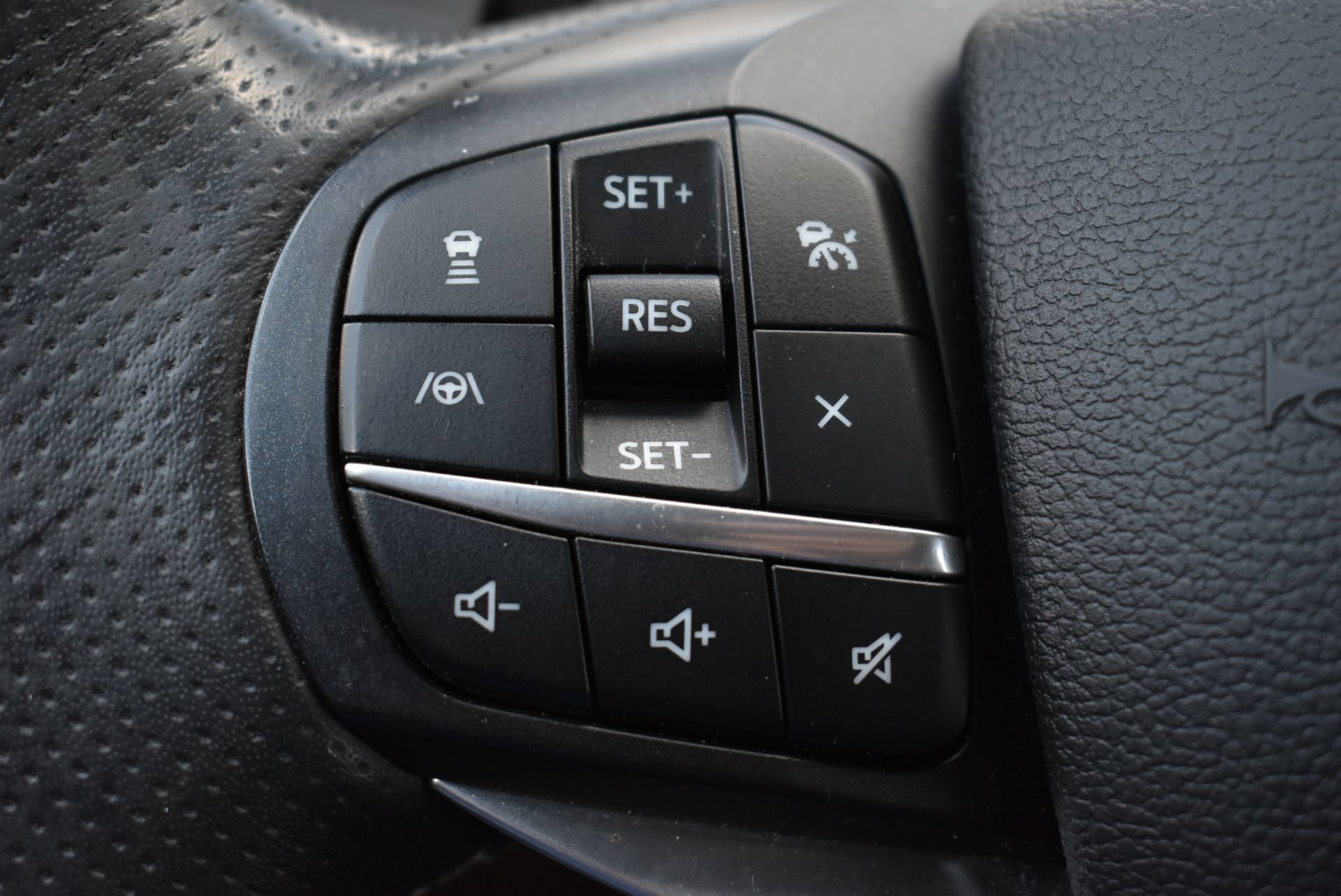 Used 2020 Ford Explorer ST AWD/4WD image 24