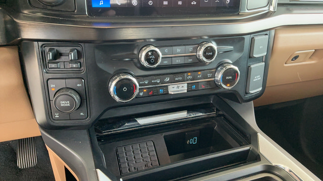 Used 2023 Ford F250 Lariat w/ Lariat Ultimate Package AWD/4WD image 17