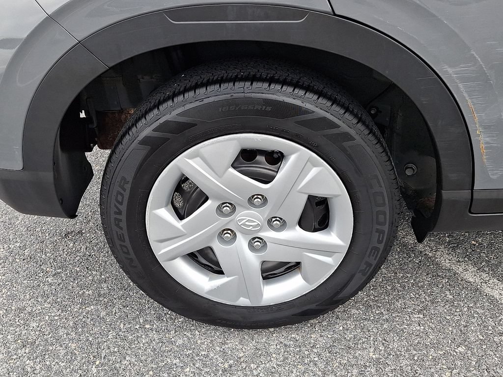 Used 2020 Hyundai Venue SE FWD image 28