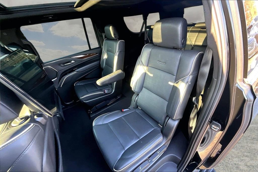 Used 2021 Cadillac Escalade ESV Premium Luxury w/ Driver Assist Tech Package AWD/4WD image 22