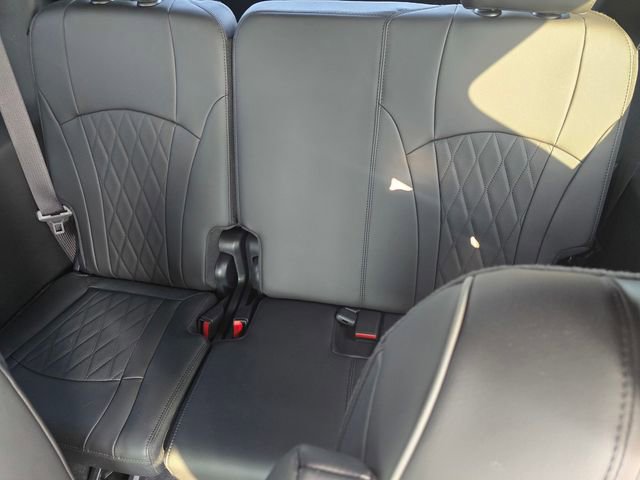 Used 2024 Buick Enclave Avenir image 11