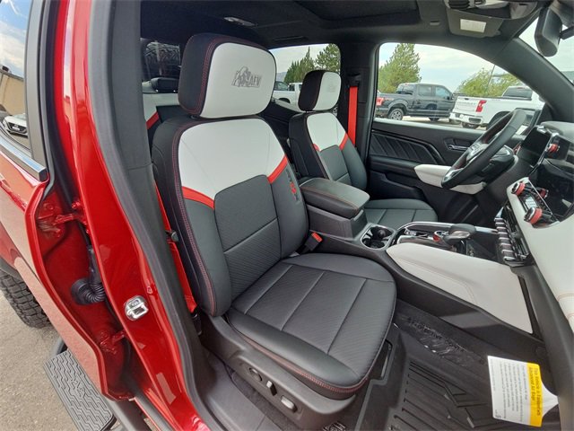 Used 2026 GMC Canyon AT4X w/ AT4X AEV Edition image 17