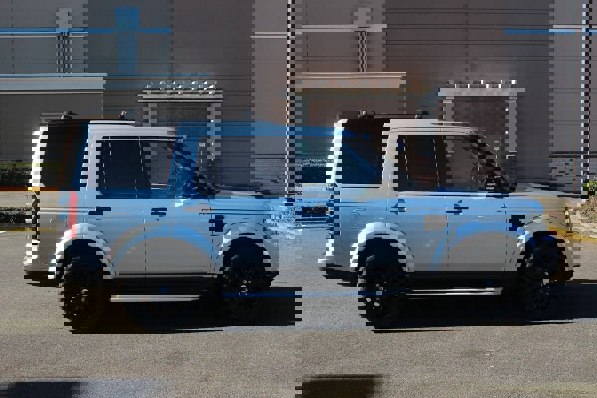 Used 2015 Land Rover LR4 image 4