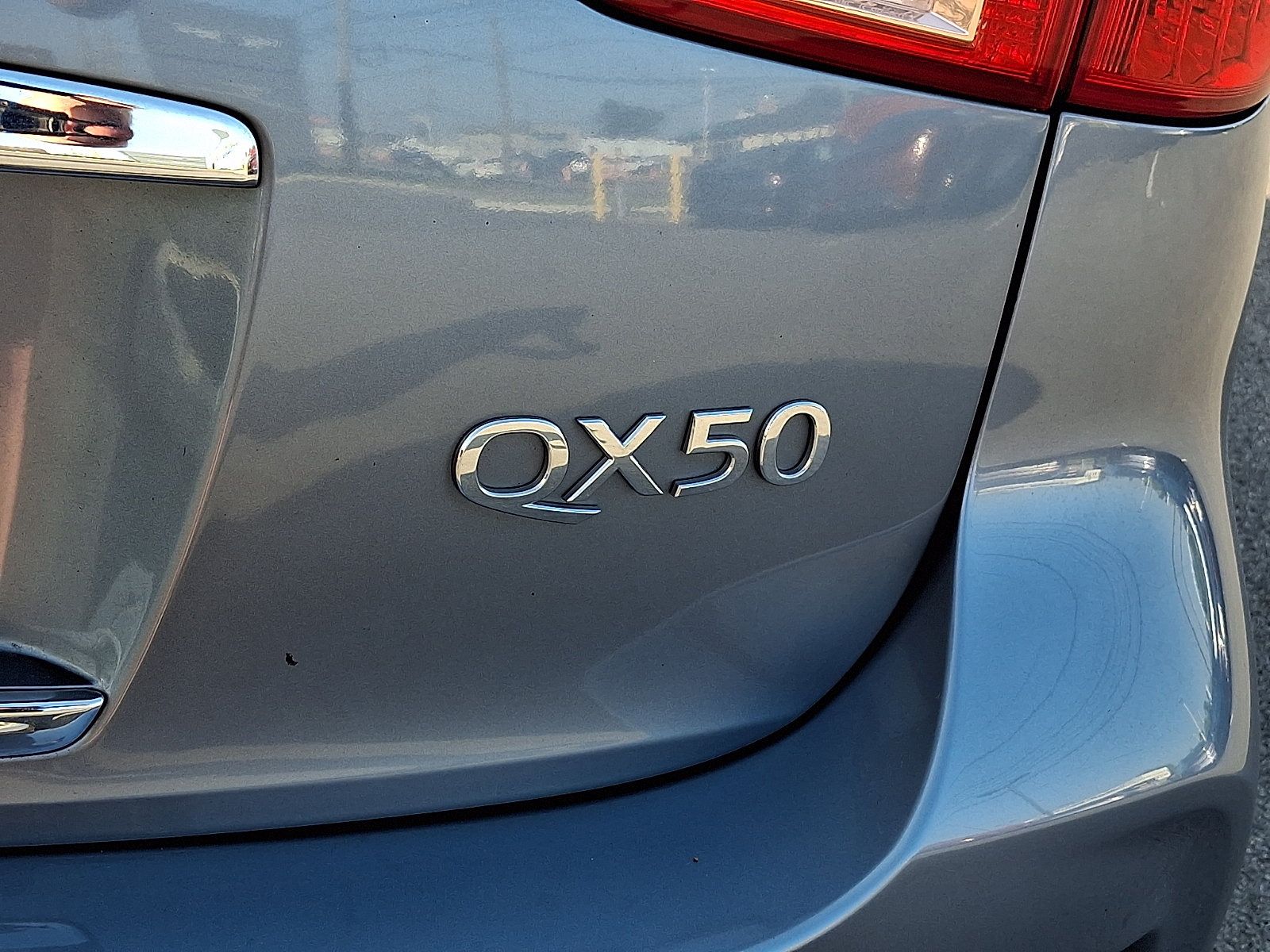 Used 2016 INFINITI QX50 AWD w/ Premium Package image 30