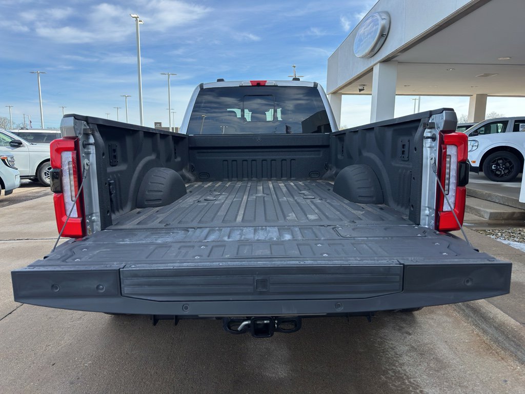 Used 2024 Ford F450 Platinum w/ FX4 Off-Road Package image 9