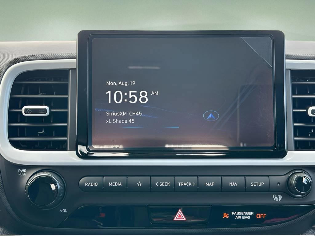 Used 2024 Hyundai Venue Limited image 14