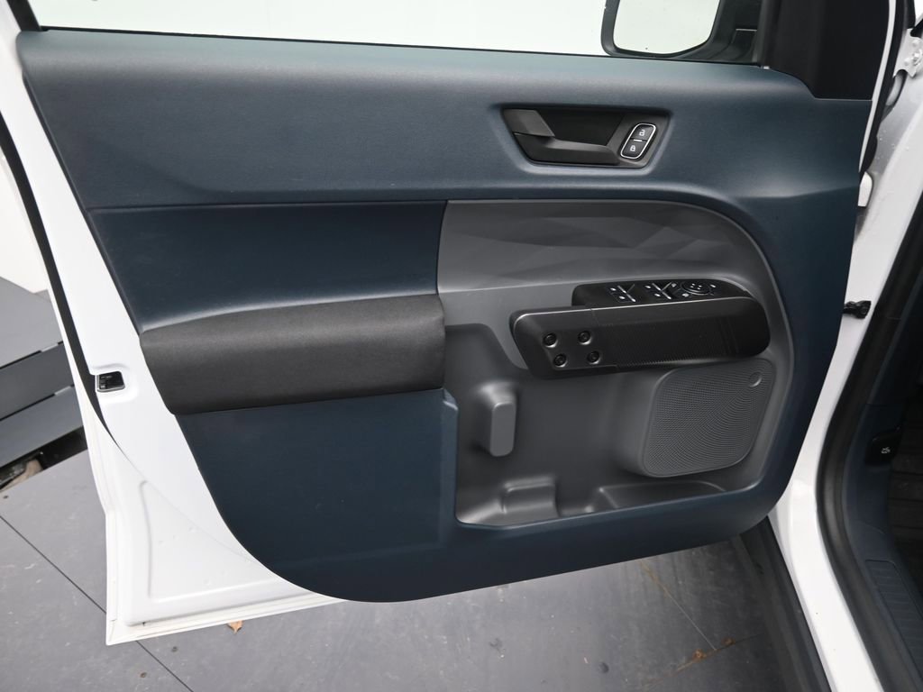 Used 2024 Ford Maverick XL image 9