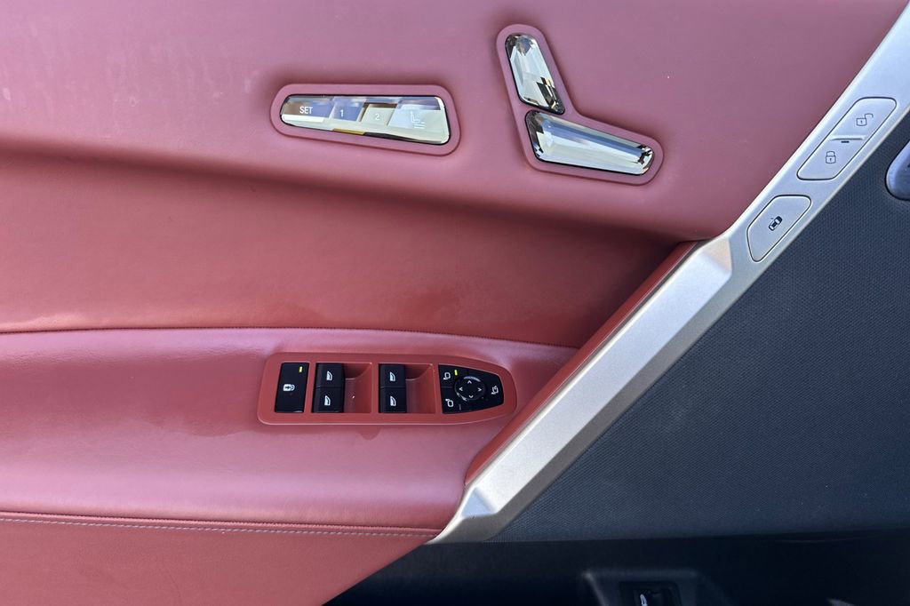 Used 2023 BMW iX M60 image 10