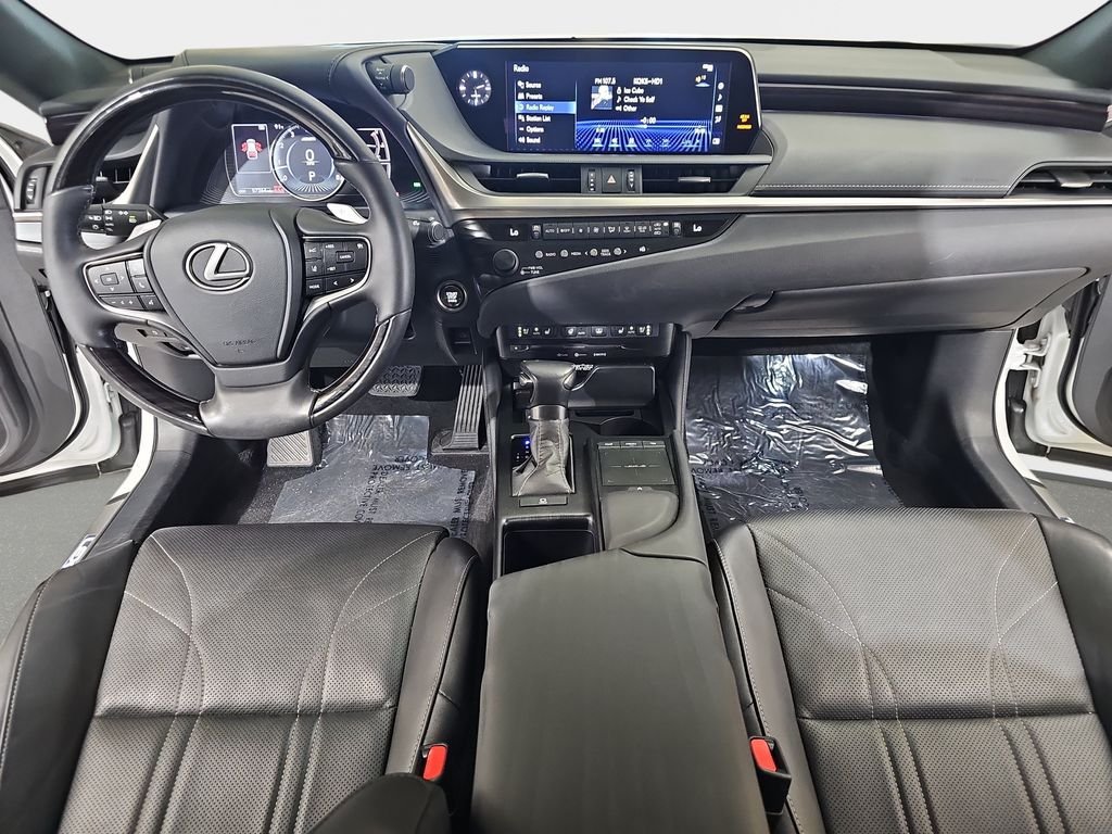Used 2020 Lexus ES 350 Ultra Luxury w/ Accessory Package 2 FWD image 10