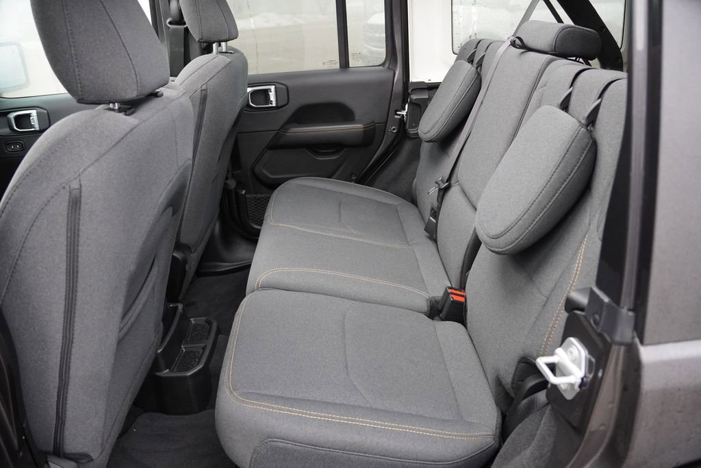 Certified 2025 Jeep Wrangler Unlimited Sahara w/ Safety Group image 19