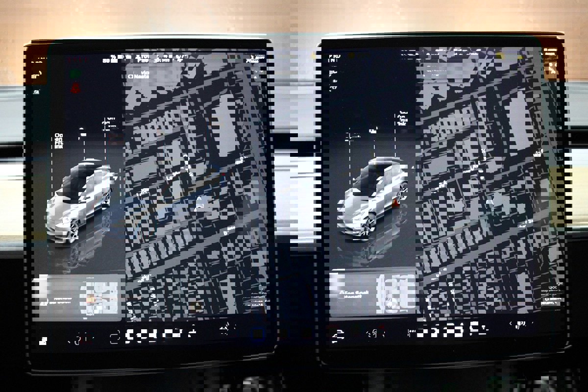 Used 2023 Tesla Model 3 Standard Range image 26