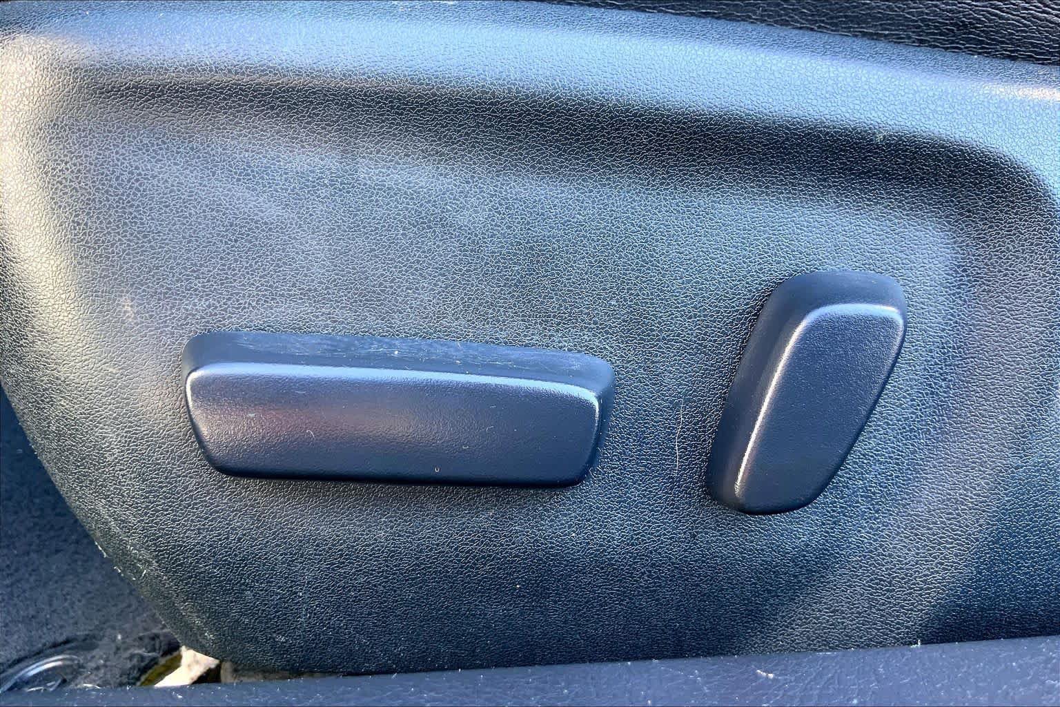 Used 2013 Toyota Camry SE FWD image 33