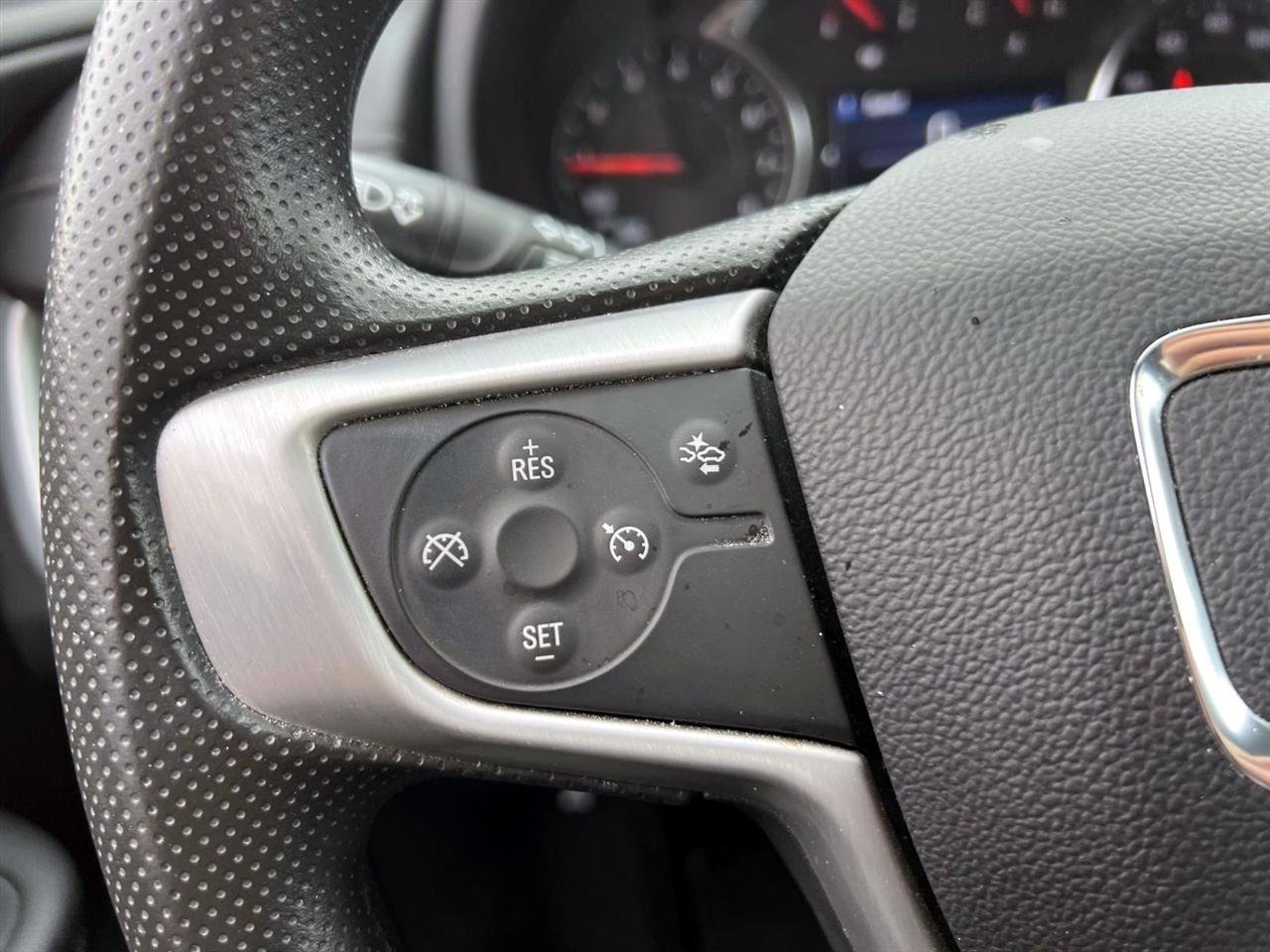 Used 2024 GMC Terrain SLE FWD image 25