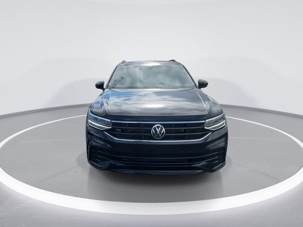 Used 2022 Volkswagen Tiguan SE R-Line AWD/4WD image 3