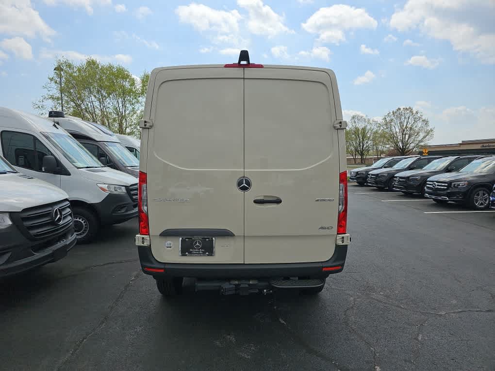 Used 2025 Mercedes-Benz Sprinter 2500 video 5