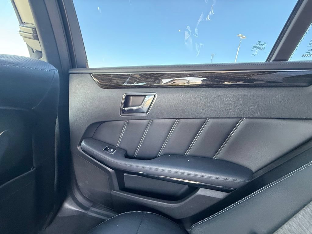 Used 2015 Mercedes-Benz E 400 Sedan image 20