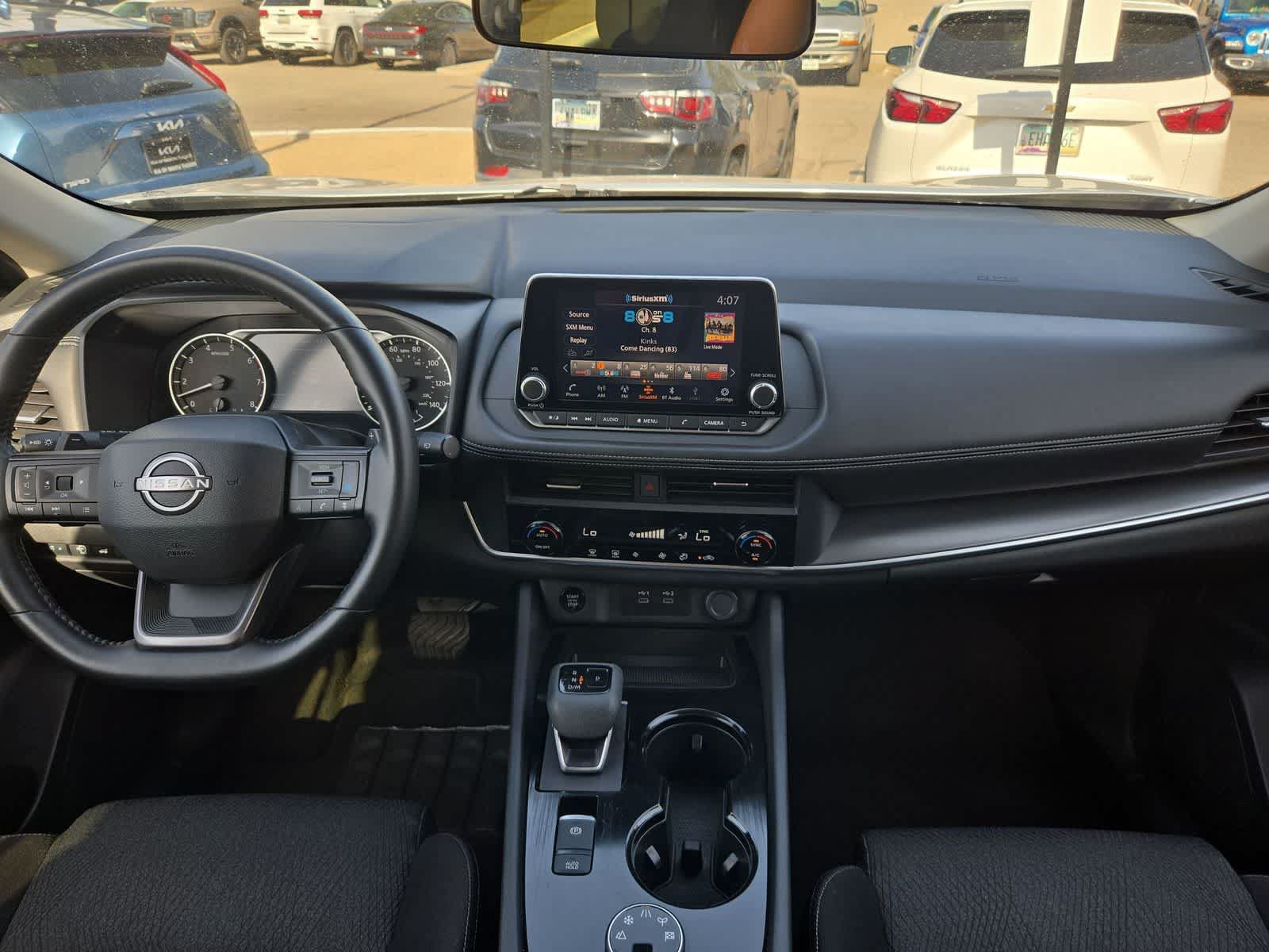 Used 2025 Nissan Rogue SV AWD/4WD image 15