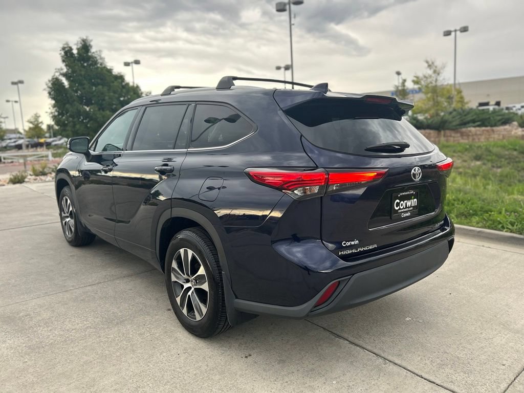 Used 2020 Toyota Highlander XLE AWD/4WD image 6