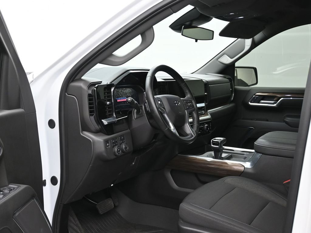 Used 2025 Chevrolet Silverado 1500 LT Trail Boss image 10