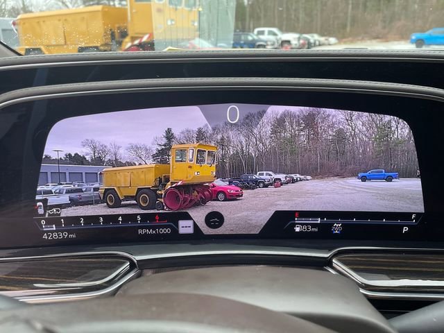 Used 2023 Cadillac Escalade Premium Luxury image 31