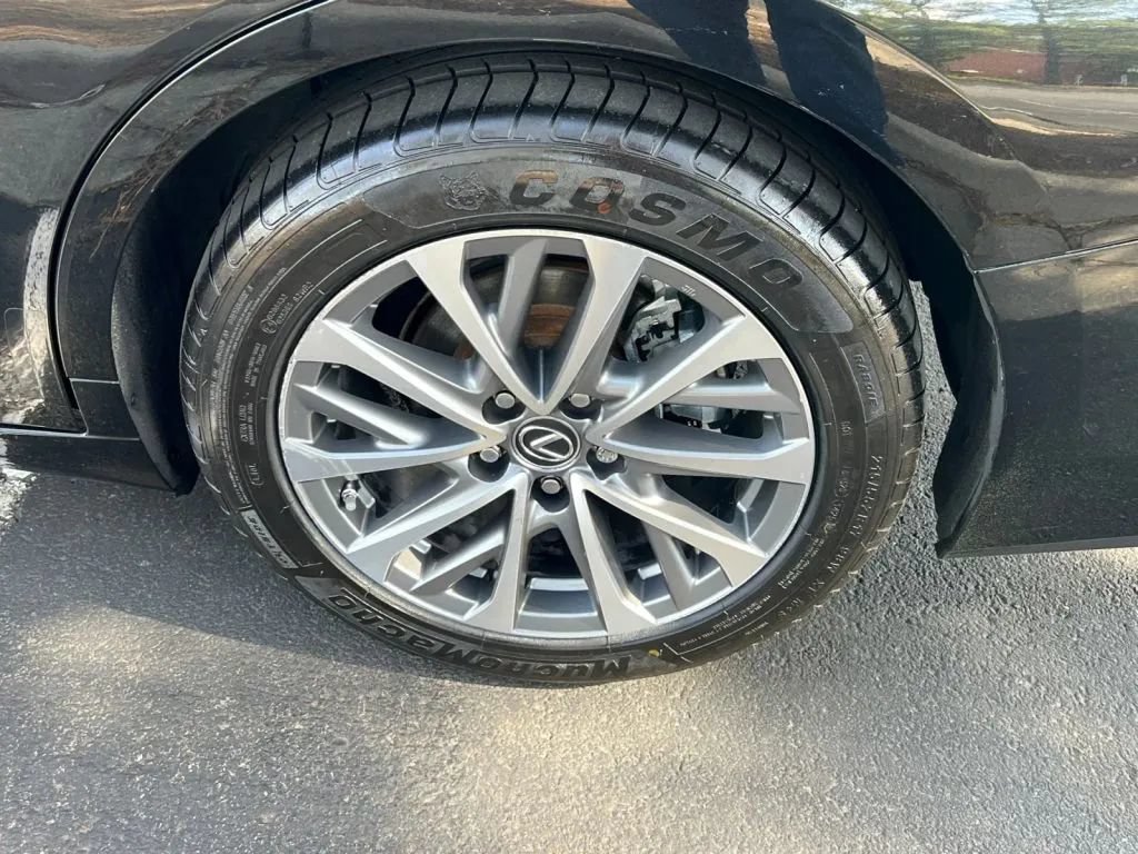 Used 2023 Lexus ES 350 w/ Accessory Package (Z1) FWD image 39