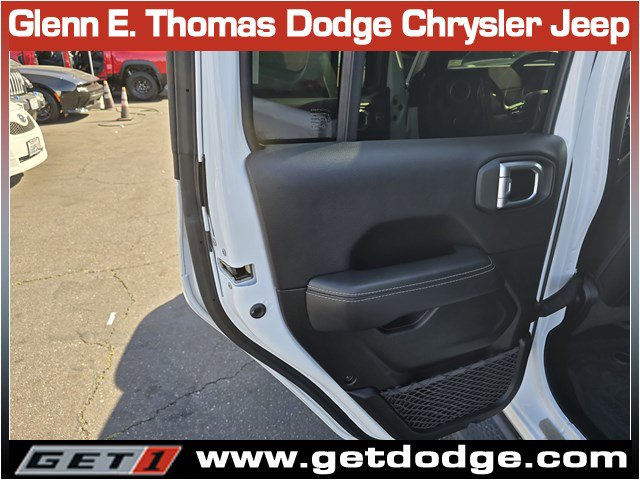 Used 2023 Jeep Wrangler Sahara w/ Cold Weather Group image 27