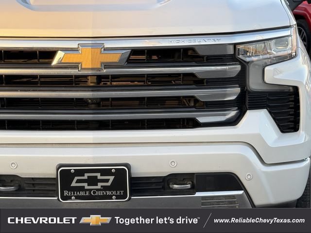 Used 2025 Chevrolet Silverado 1500 High Country w/ High Country Premium Package AWD/4WD image 4