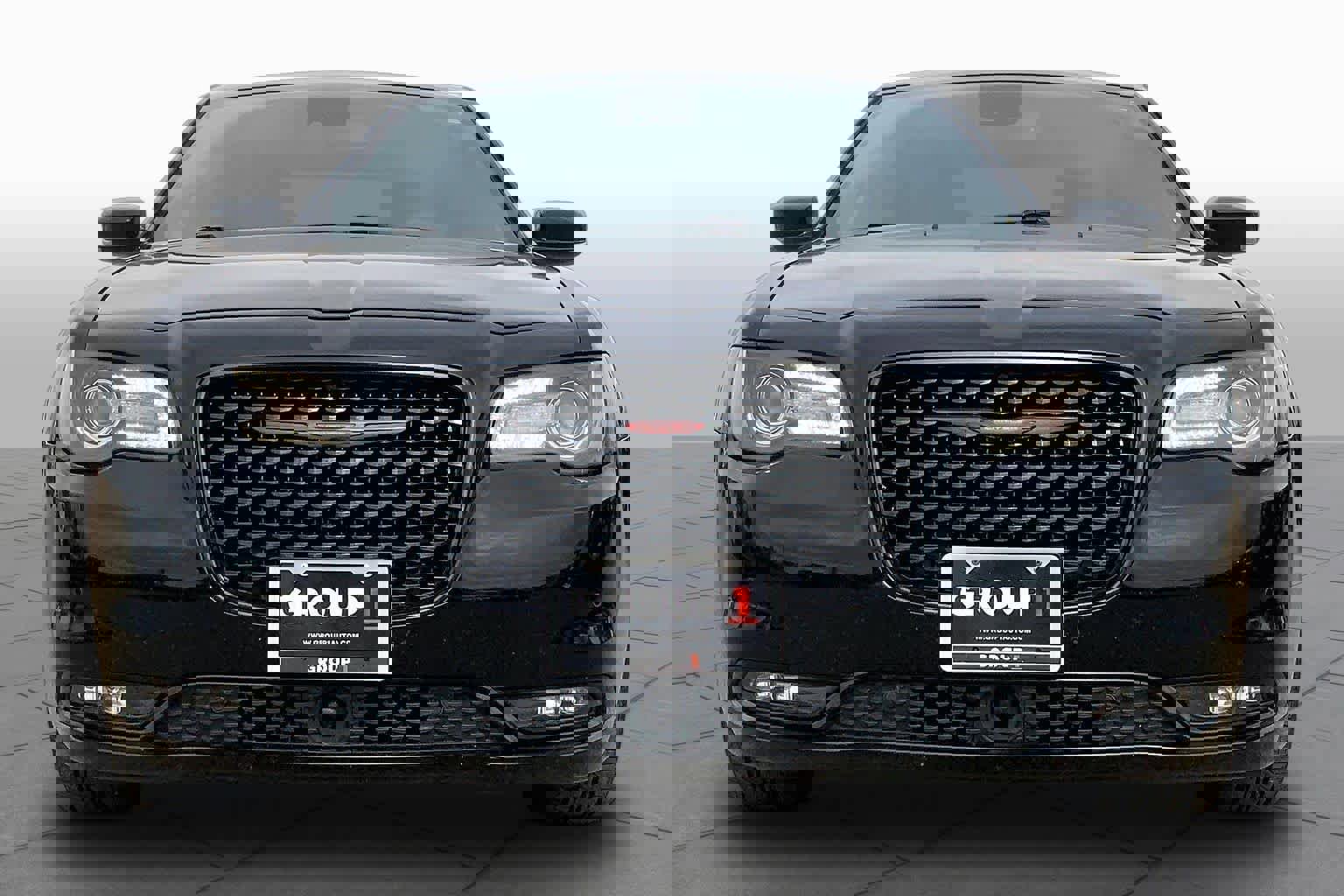 Used 2023 Chrysler 300 S w/ Comfort Group RWD image 4