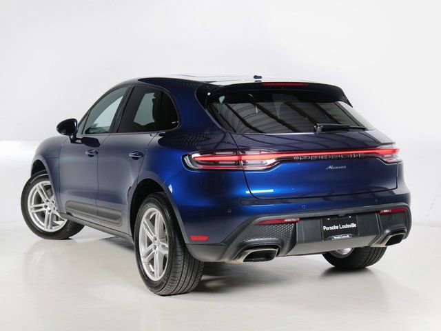 Certified 2023 Porsche Macan image 3