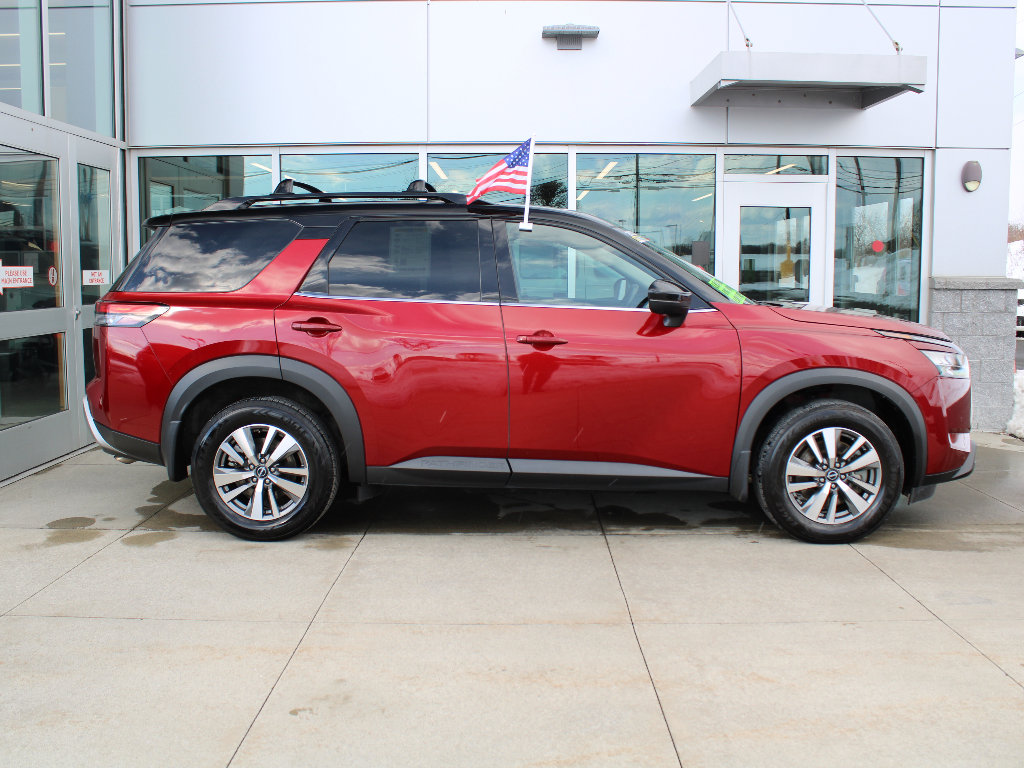 Used 2023 Nissan Pathfinder SL image 4