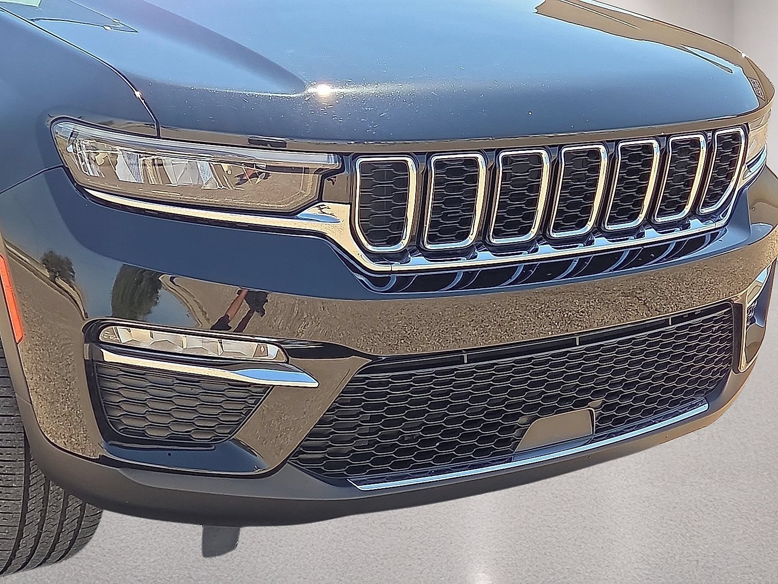 Used 2023 Jeep Grand Cherokee 4WD 4xe image 9