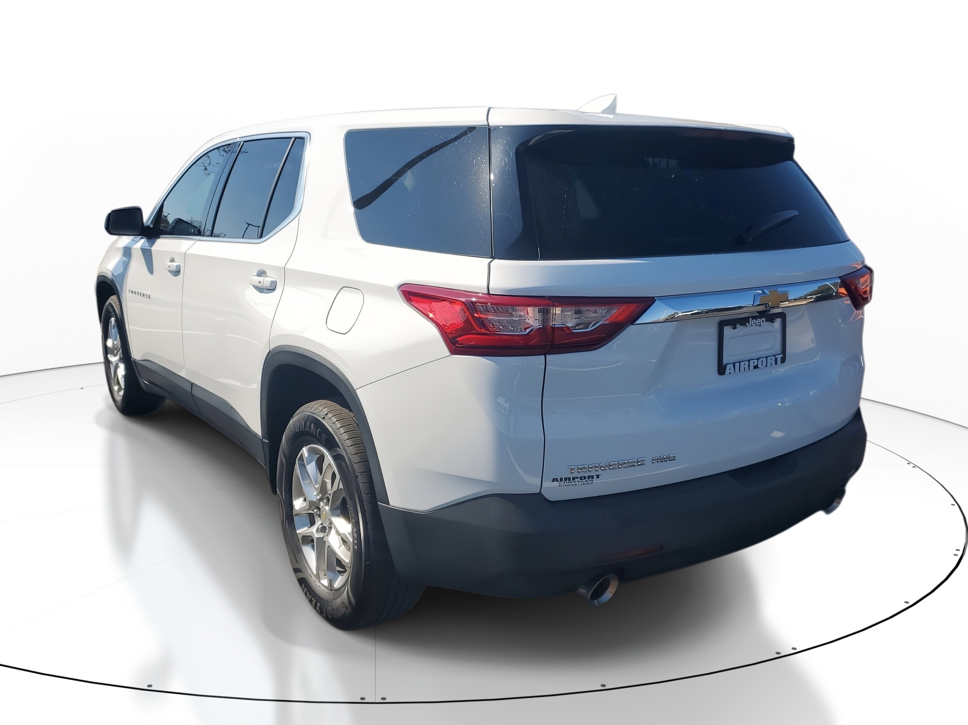 Used 2020 Chevrolet Traverse LS image 4