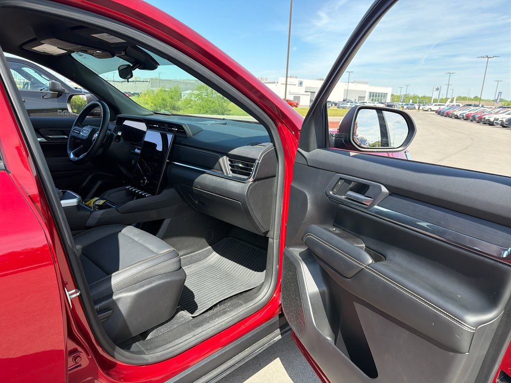 Used 2026 GMC Terrain Elevation w/ Elevation Premium Package image 35