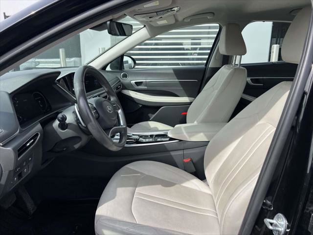 Used 2022 Hyundai Sonata Limited w/ Cargo Package FWD image 17