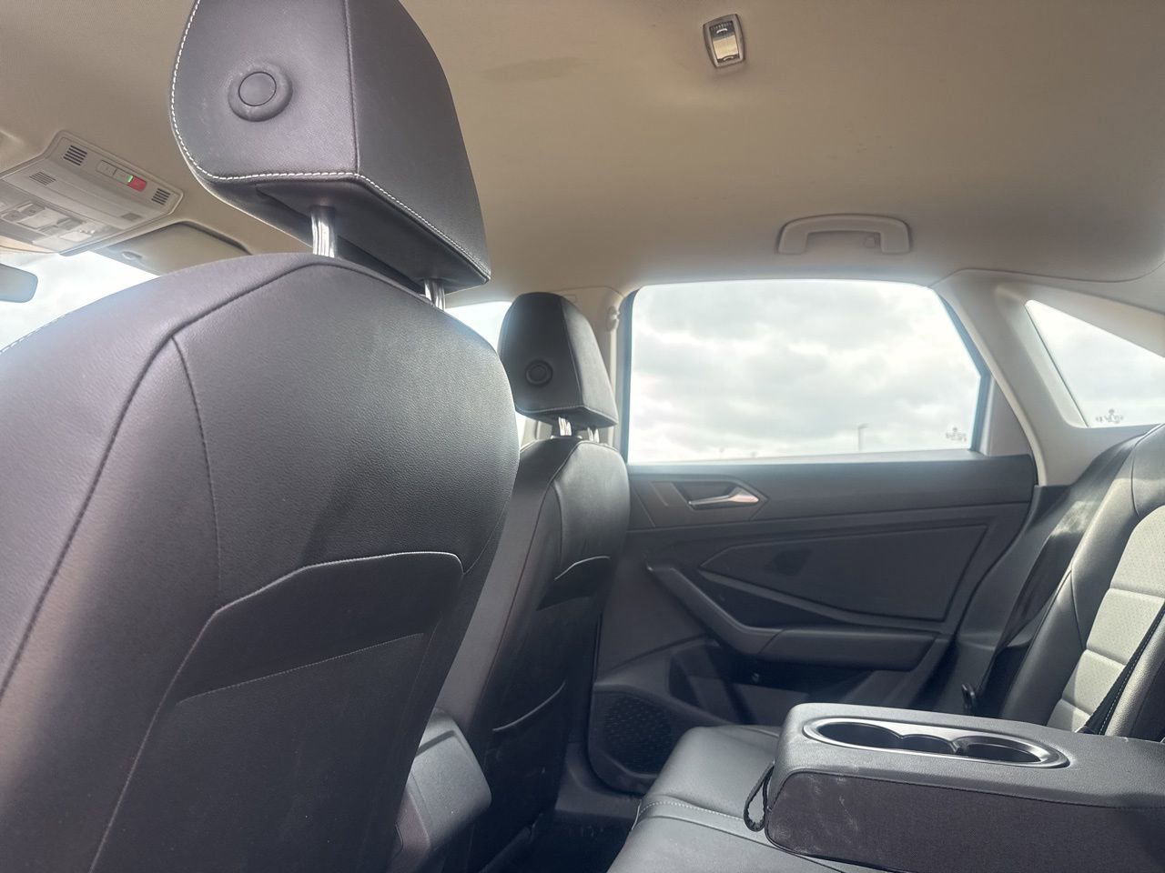 Used 2024 Volkswagen Jetta SE image 27