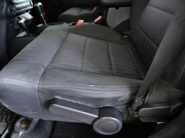 Used 2011 Jeep Wrangler Unlimited Sahara AWD/4WD image 16