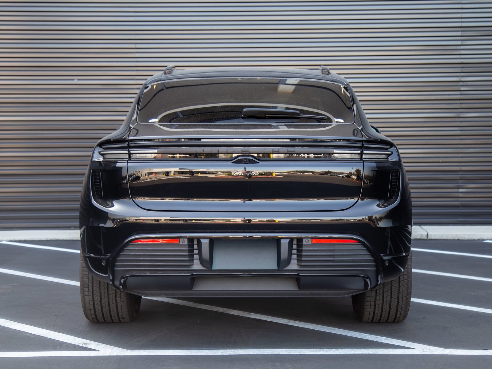 New 2025 Porsche Macan Turbo Electric AWD/4WD image 6