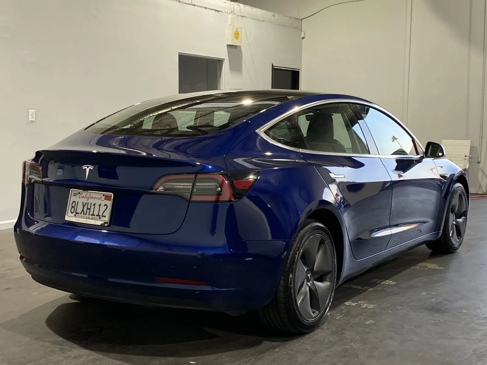 Used 2019 Tesla Model 3 Standard Range Plus image 4
