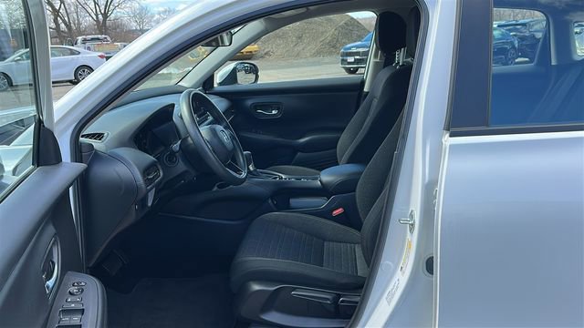 Used 2023 Honda HR-V LX image 9