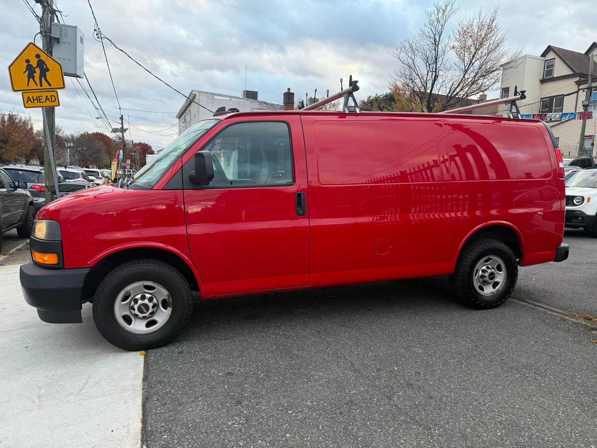 Used 2019 GMC Savana 2500 image 3