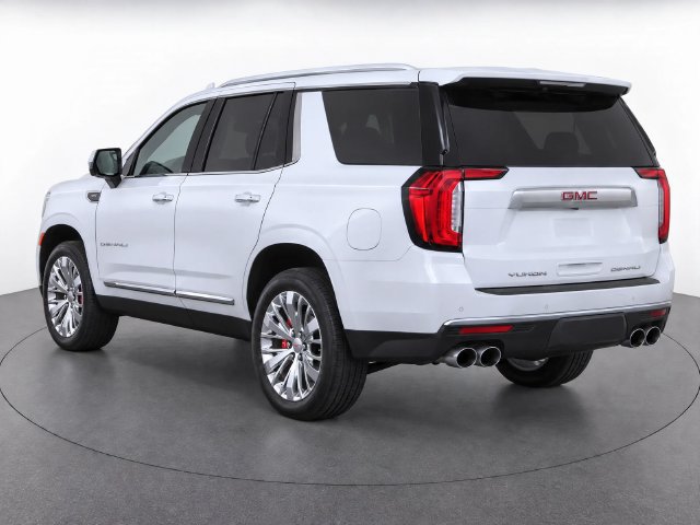 Certified 2022 GMC Yukon Denali w/ Denali Ultimate Package AWD/4WD image 3
